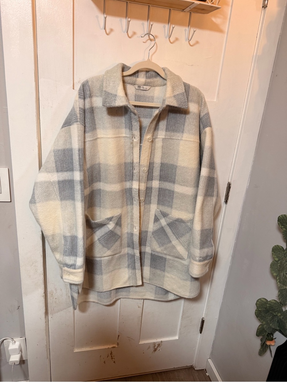 DSG Cream & Light Gray Plaid Teddy Shacket